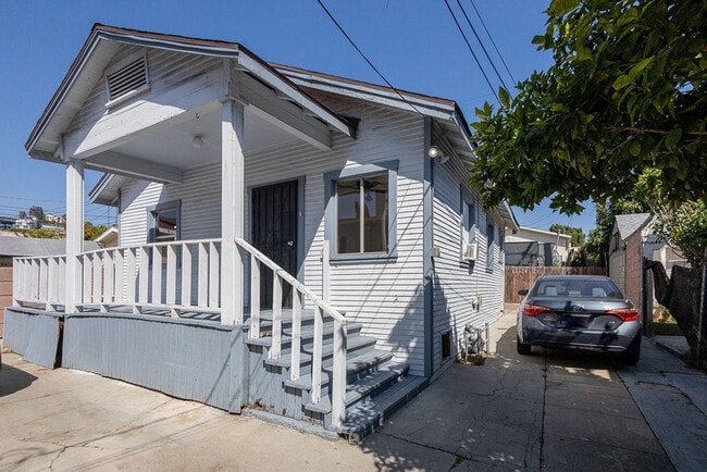 Building Photo - Charming 2BR Back House Near Downtown LA & Dodger Stadium