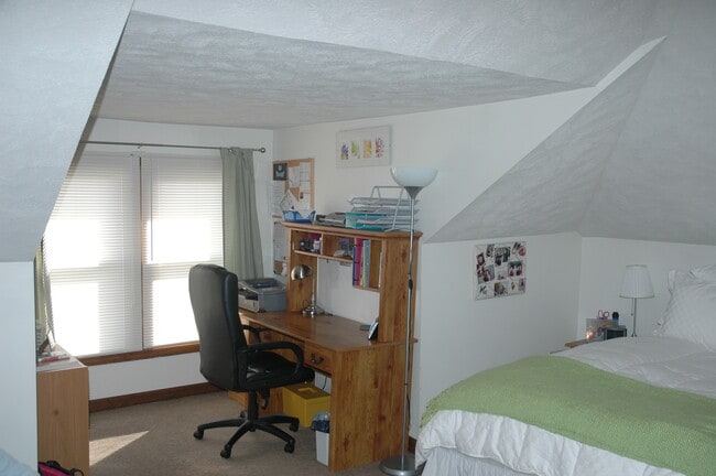 Photo - 724 1/2 McLane Ave