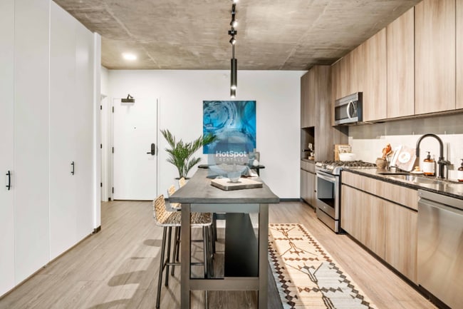 Photo - 1440 W Randolph St