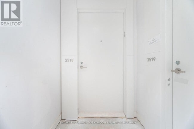 Photo - 230 Simcoe St Unit 2518