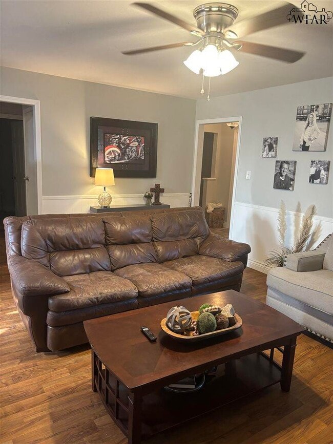 Photo - 1016 E Beverly Loop