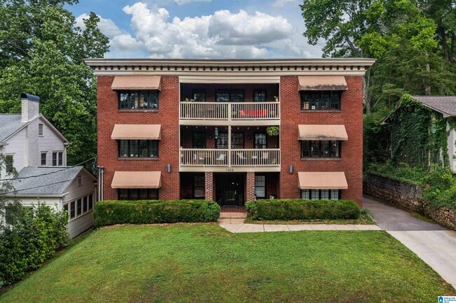 Building Photo - 1305 31st St S Unit 202