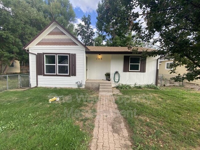 Building Photo - 1330 E 7th St