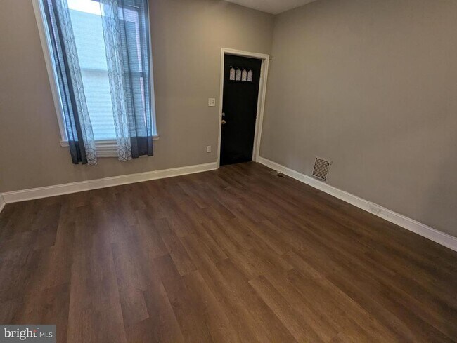 Photo - 2747 N Judson St