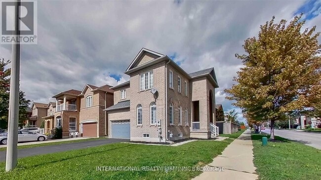 Photo - 2 Dolce Crescent