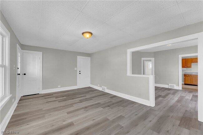Photo - 2133 W 98th St Unidad 4