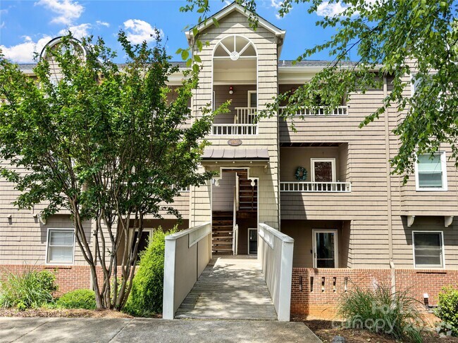 Building Photo - 9808 Emerald Point Dr Unit 4 Rental
