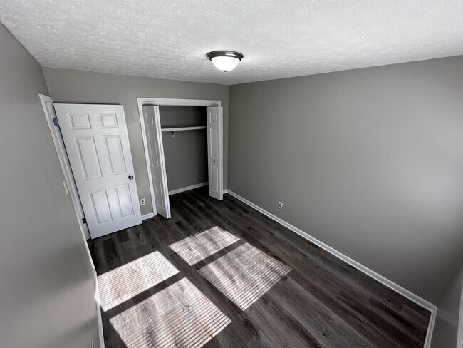 Photo - 657 Aubrey Dr