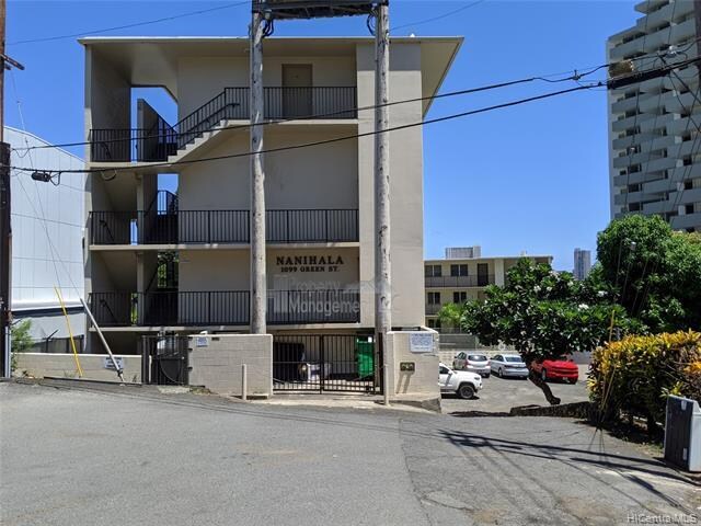 1099 Green St Unit 203