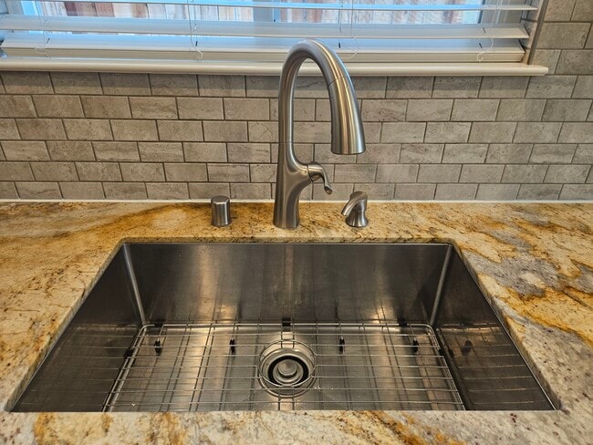 Country sink - 874 Castlewood Dr Unit #1