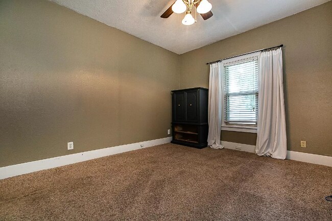 Photo - 1810 Loras Blvd