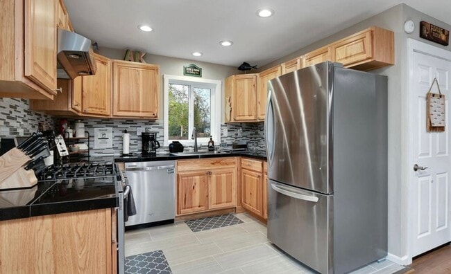 Photo - SEASONAL 2BD 1BA