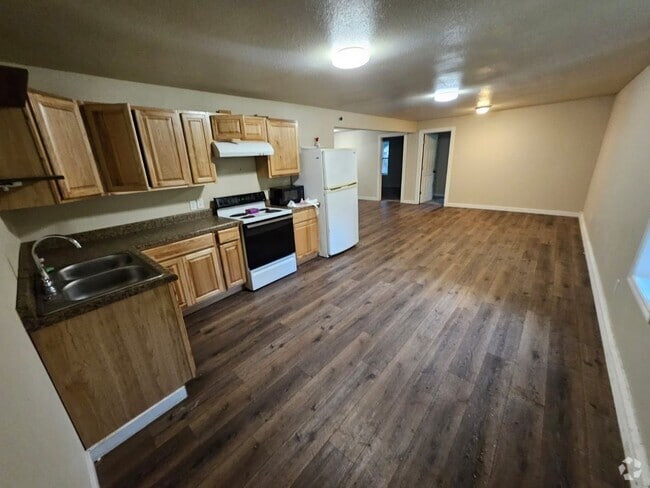 Building Photo - 51287 Hatfield Rd Unit B Rental