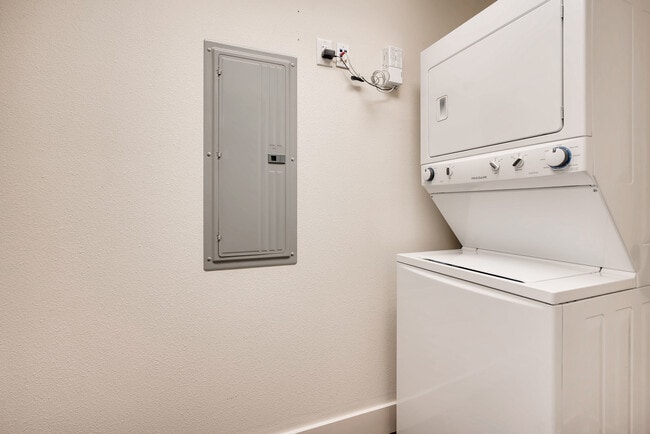 Photo - 928 Travis Ave Unit #302