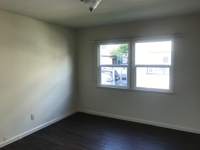 Photo - 12243-12249 Vanowen St
