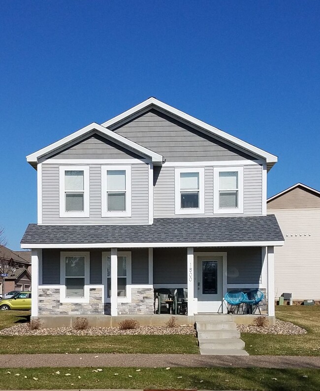 Single Family Home - Single Family Home