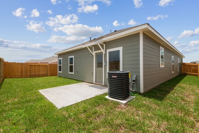 16471 Honeysuckle Hl Dr