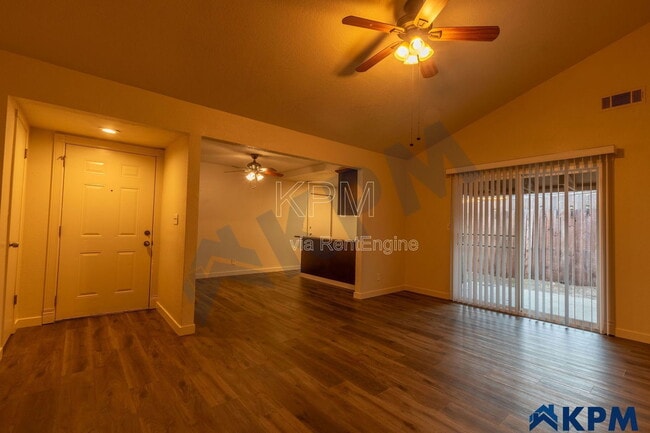 Photo - 2055 Pawnee Way