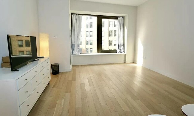 Photo - 75 Wall St Apartment Unit 18I