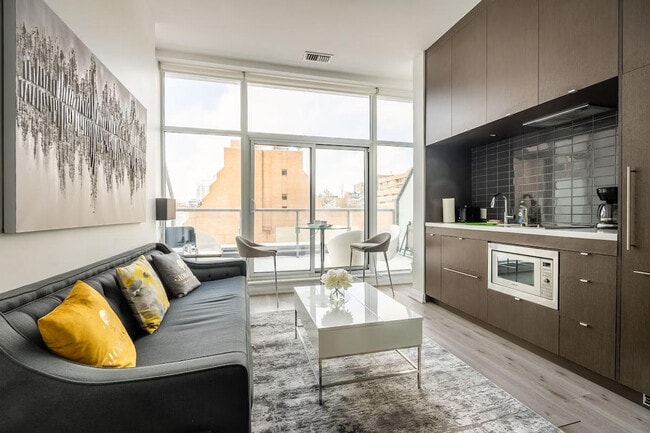 Building Photo - 14A Hazelton Ave Unit ID1345808P