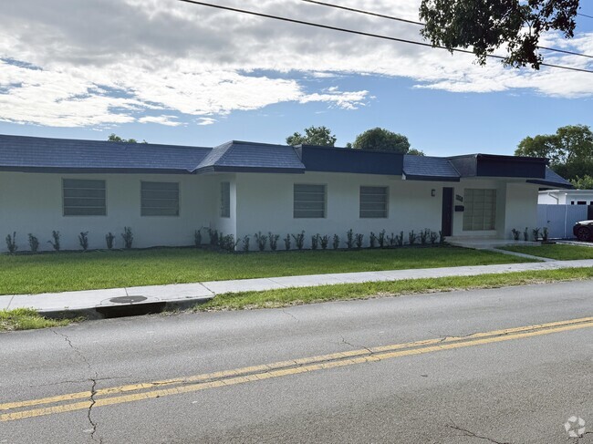 Building Photo - 1350 SW 34th Ave Rental