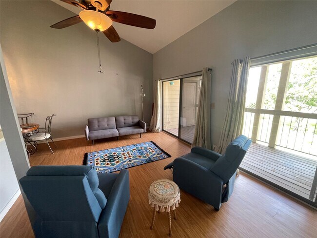 Photo - 204 Lakeview Terrace