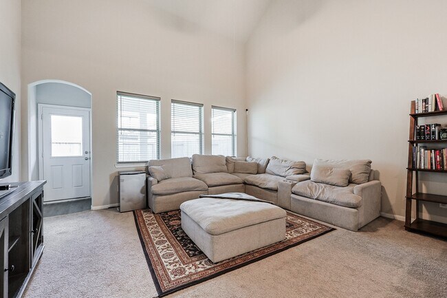 10423 Rochester Hls Ln