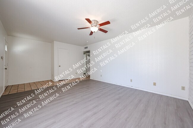 Photo - 2156 E Yale Dr