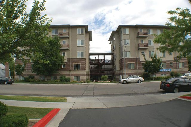 Building Photo - 765 E 560 N