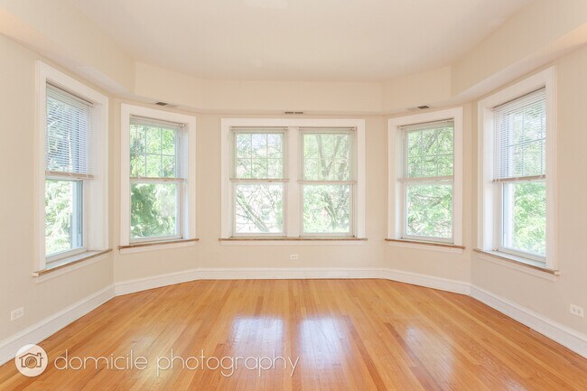 Photo - 2141 W Arthur Ave Unit 3