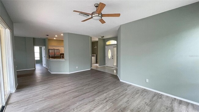 Photo - 210 41st St NE