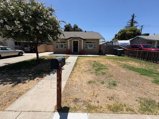Building Photo - 741 E Apricot Ave Rental