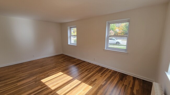 Photo - 266 Broad Ave Unit E2