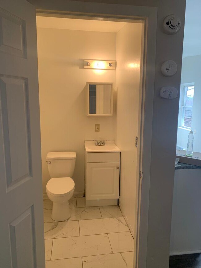 Photo - 813 State Ave Unit 4