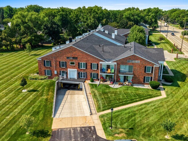Old Orchard Luxury Apartment Homes