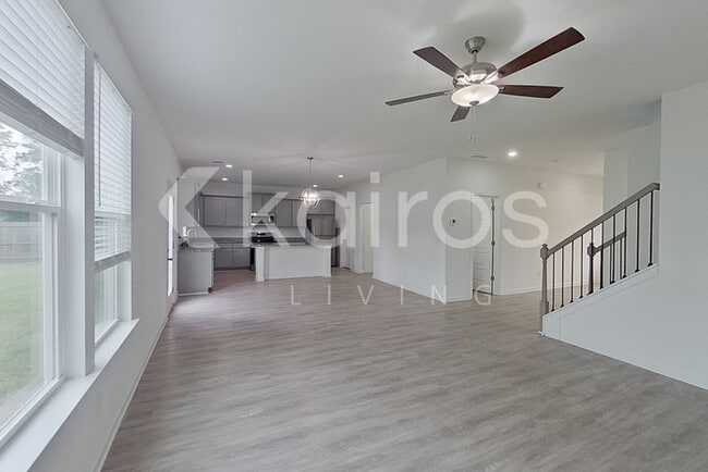 Photo - 307 Silver Maple Ln