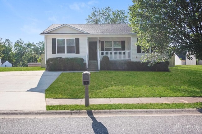 Photo - 2425 Saluda Dr House