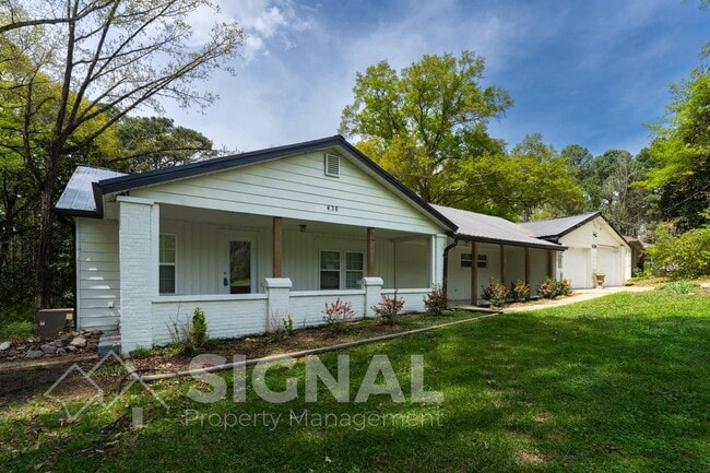 Photo - 430 Laird Ave