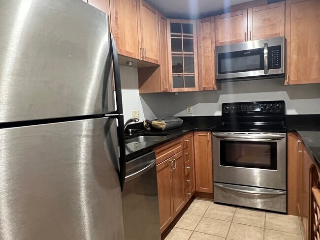 Building Photo - 586 Massachusetts Ave Unit 1R Rental