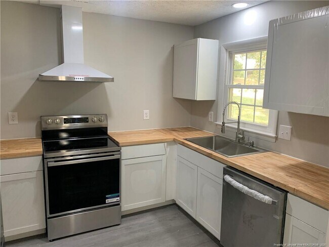 Photo - 412 Nottingham Dr