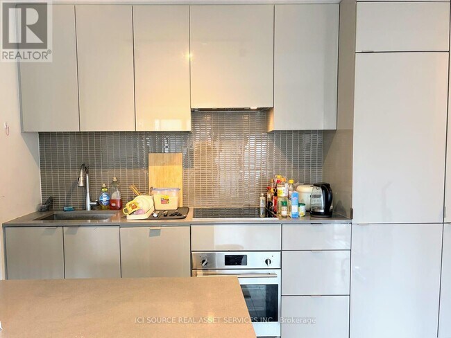 Photo - 7 Grenville St Unit 1511