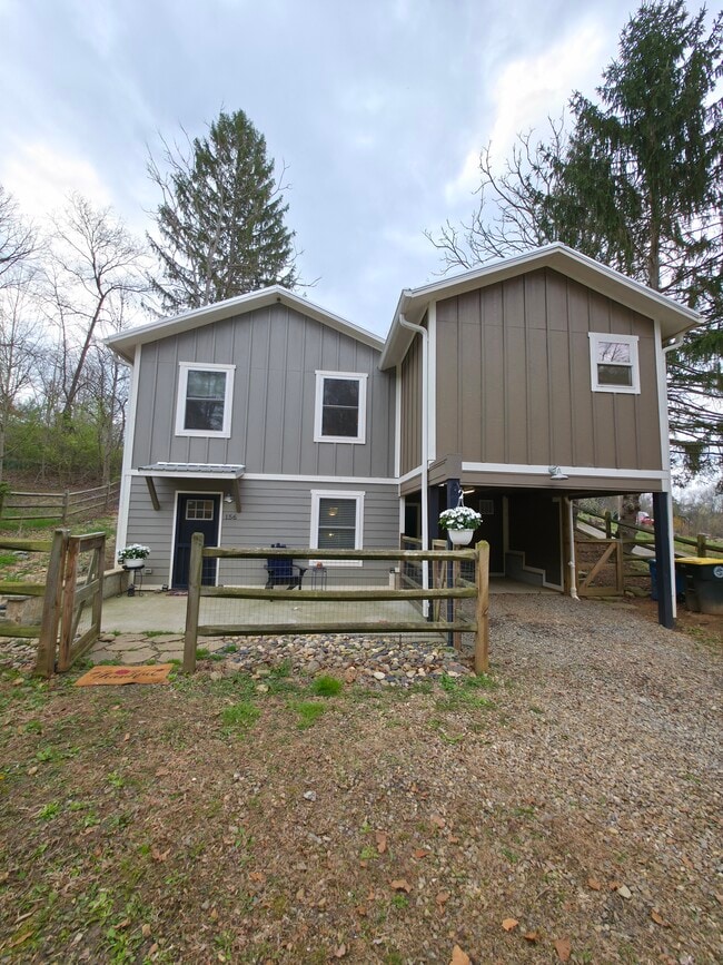 Building Photo - 156 Jonestown Rd