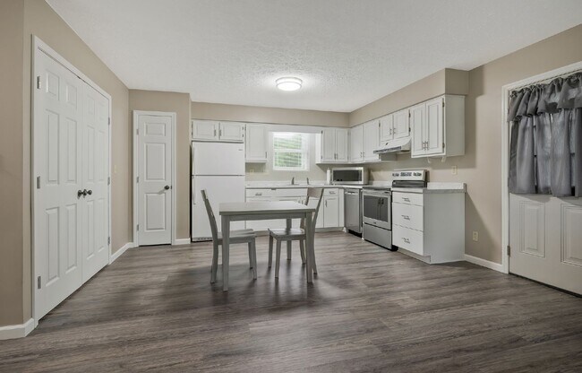 Photo - Corporate / Seasonal / Mid-term Rental - Furnished Unit B