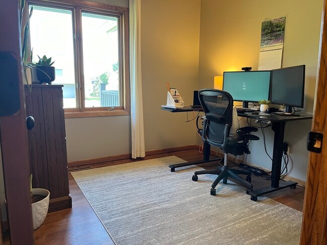 Photo - 1909 Holiday Rd