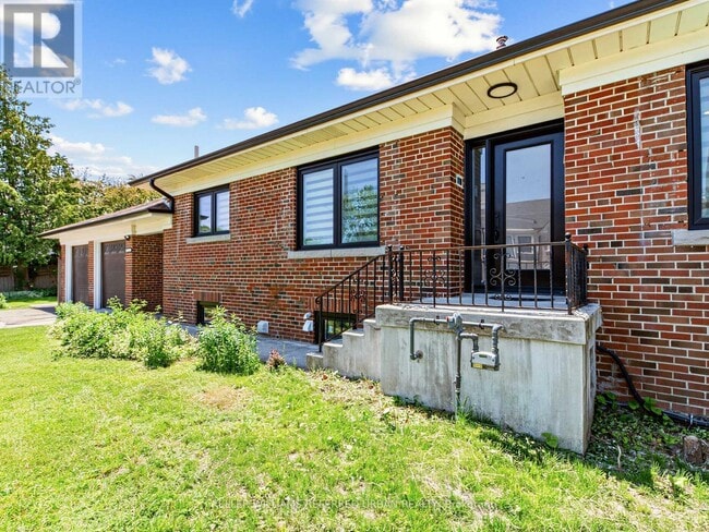 Photo - 73 Prince Charles Dr