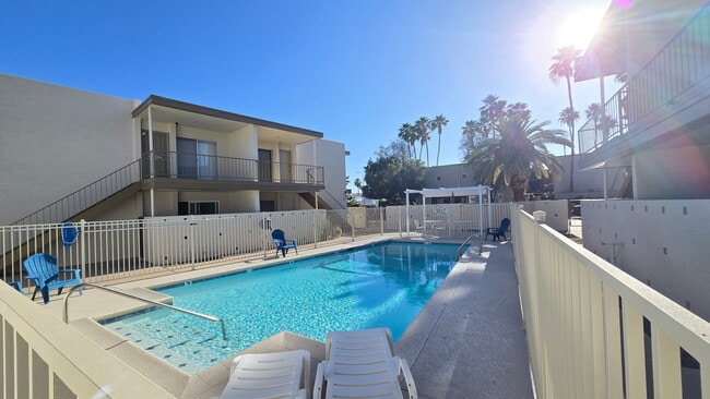 Building Photo - 4917 N 73rd St Unit 17