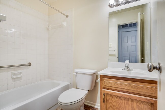 Photo - Shady Grove Apartments