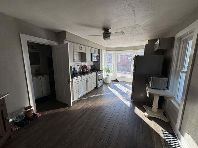 Photo - 123 E 7th St Unit 123 & 703-123