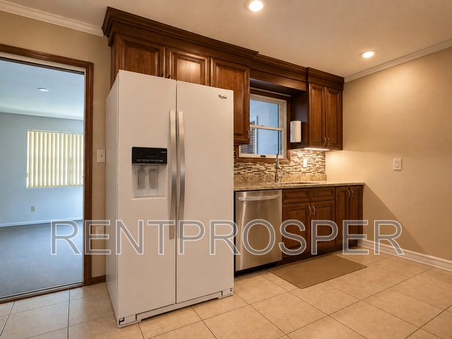 Photo - 410 Nina Rd NE