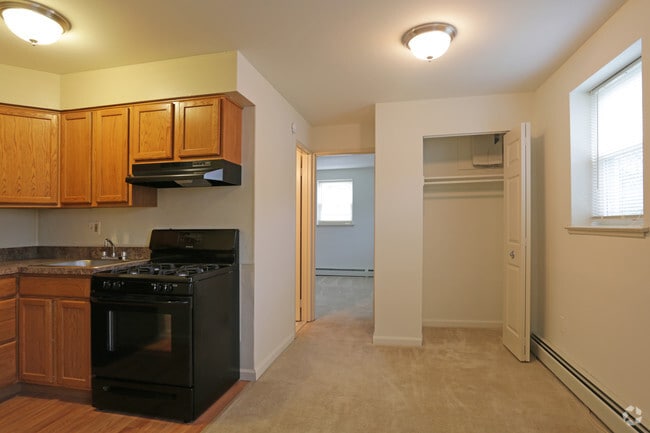 Bensalem Commons Apartments